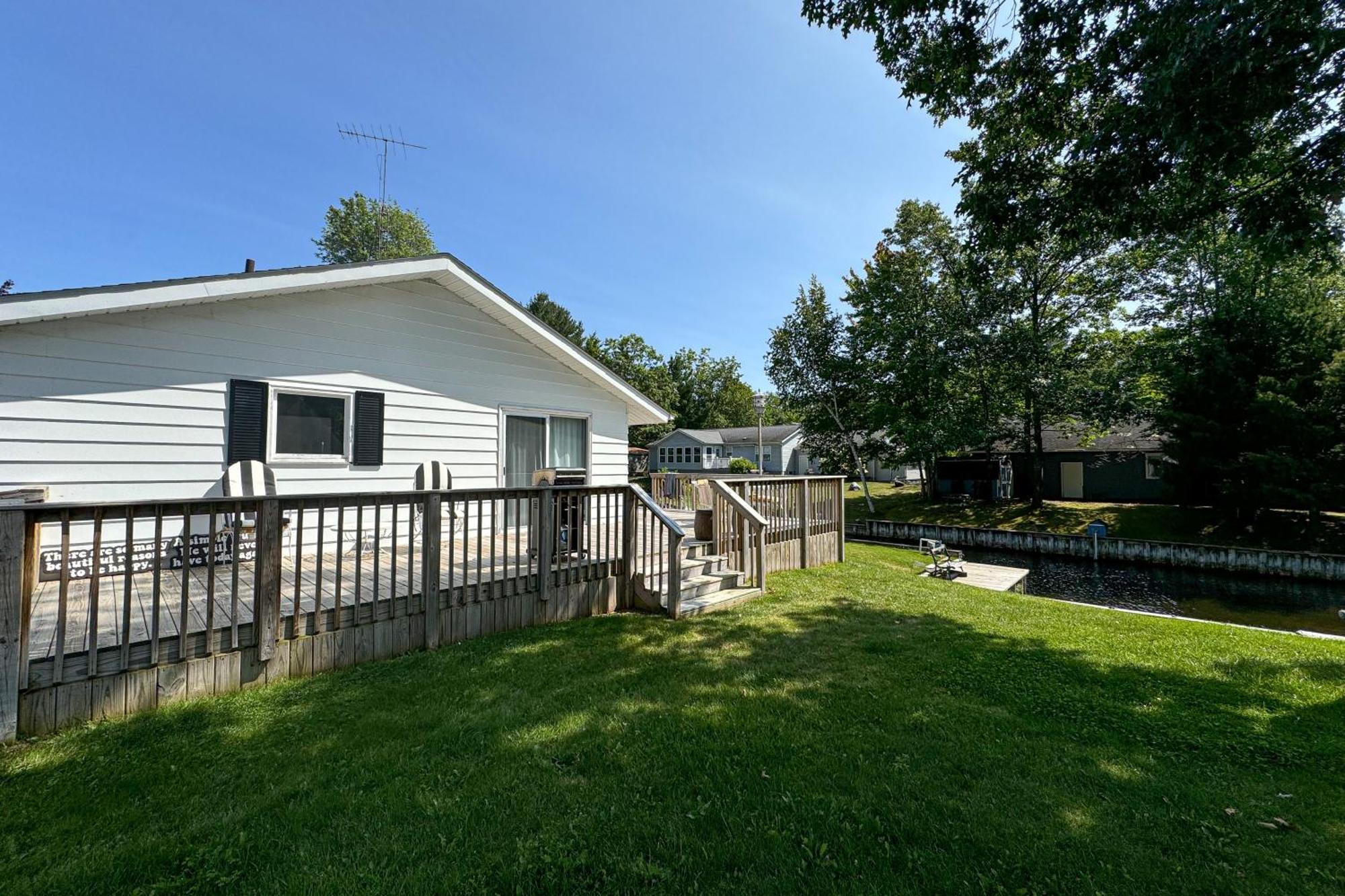 Burt Lake Lookout Villa Indian River Exterior photo